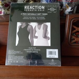 Reaction Kenneth Cole Naturally Soft Reversible Smooth Layering 2 Pack Tank